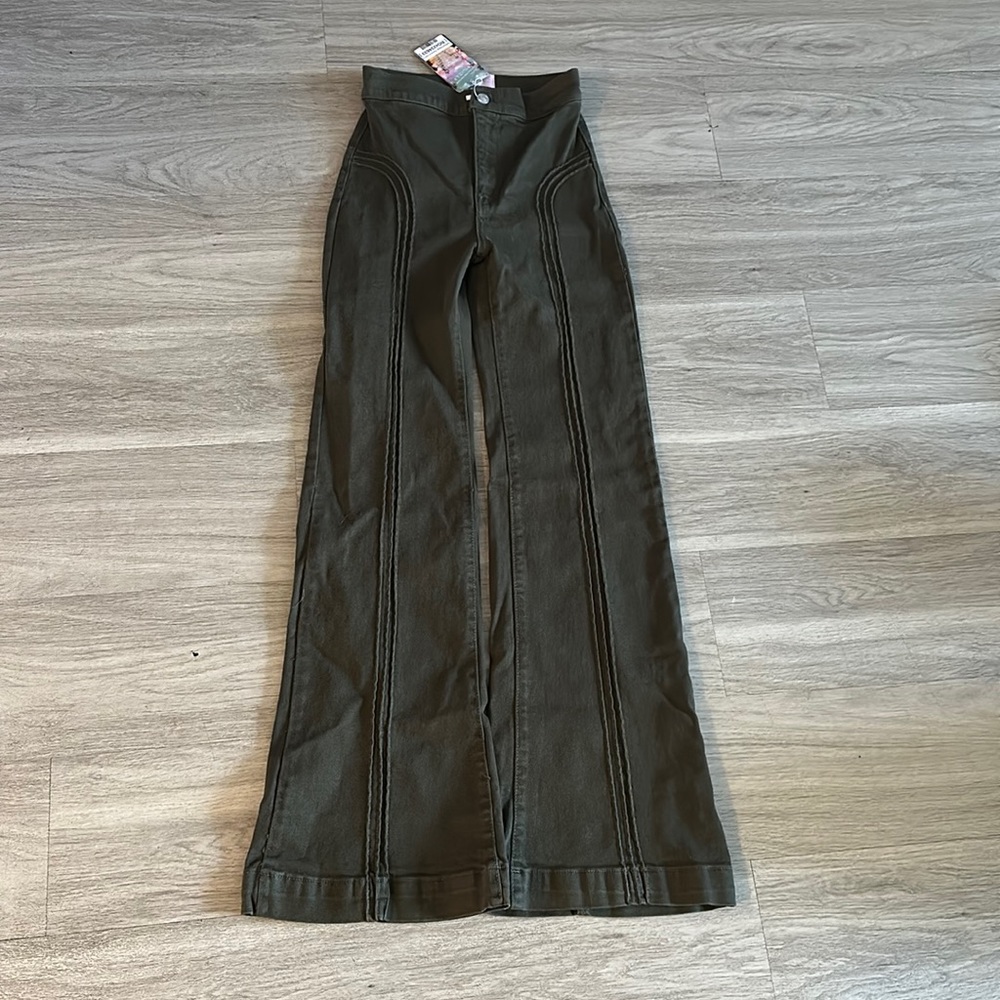 Revice Rollergirl Flares